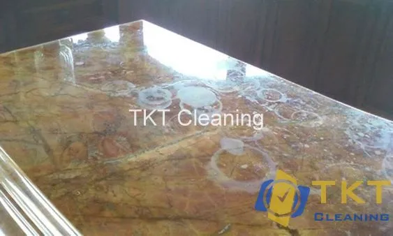 Vết ố khắc trên đá Granite